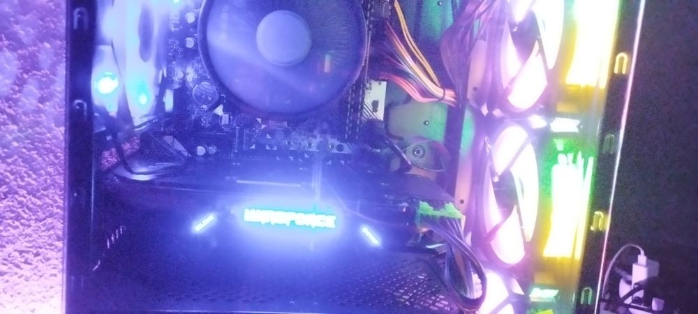 Геймърски компютър Ryzen 5 1600X, 16GB RAM, R9 390 8GB