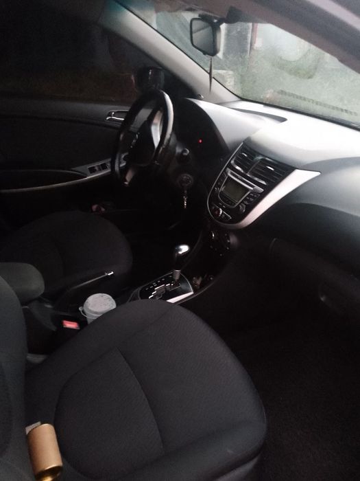 Hyundai 2011 ideal