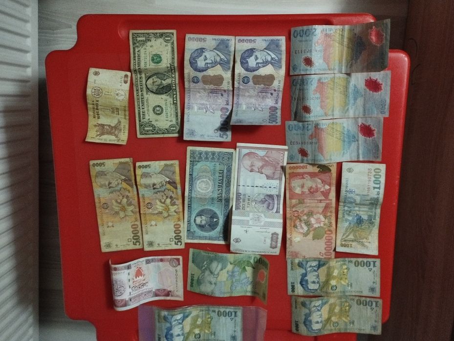 Vând Colecție personală