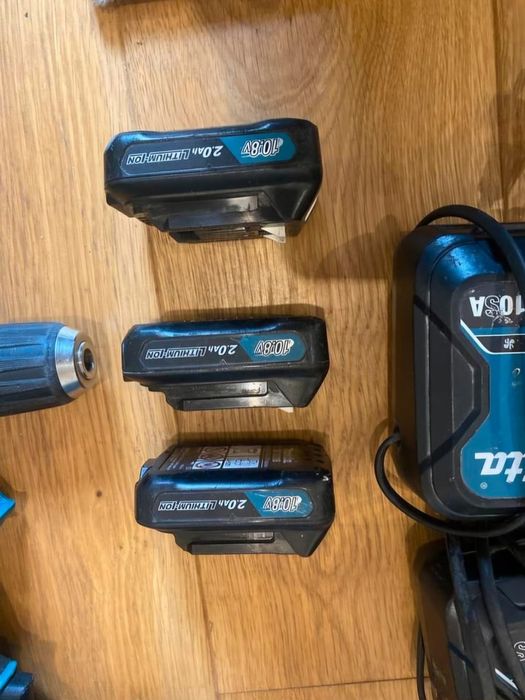Set scule Makita 18V LXT – 4 scule + 3 baterii + 2 încărcătoare