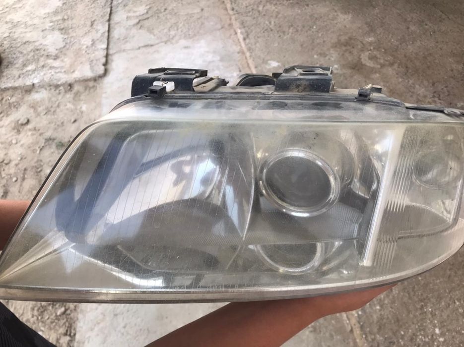 Фары б/у на автомобиль Ауди