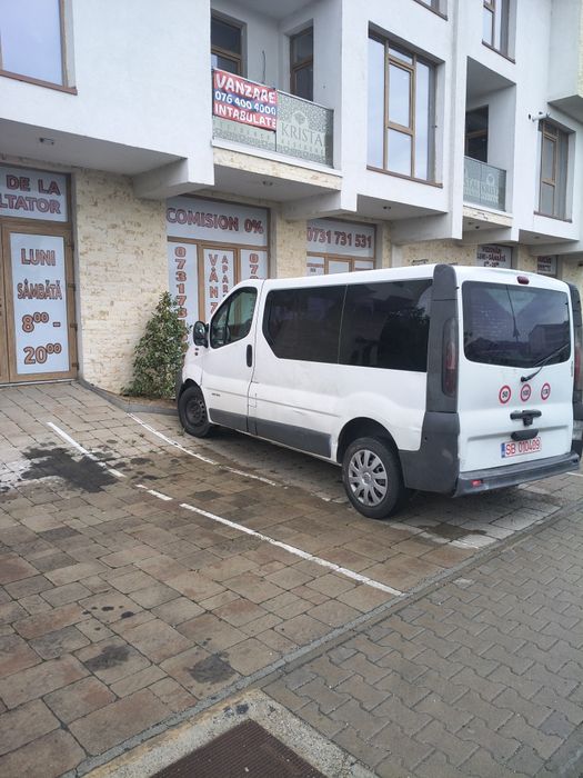 Vând Renault Trafic