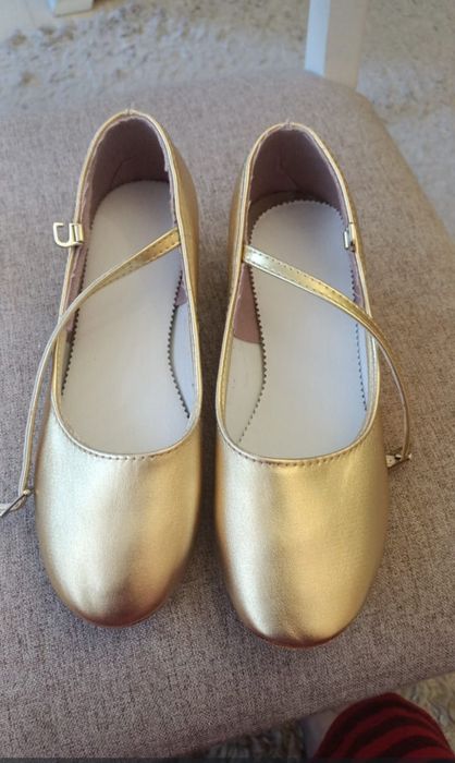 Танцевальные туфли для девочек.