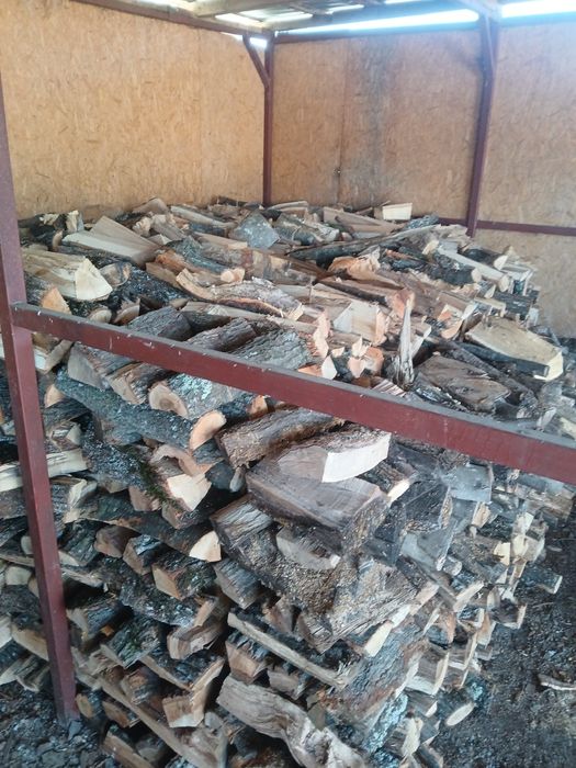Lemne de foc de vânzare crepate
