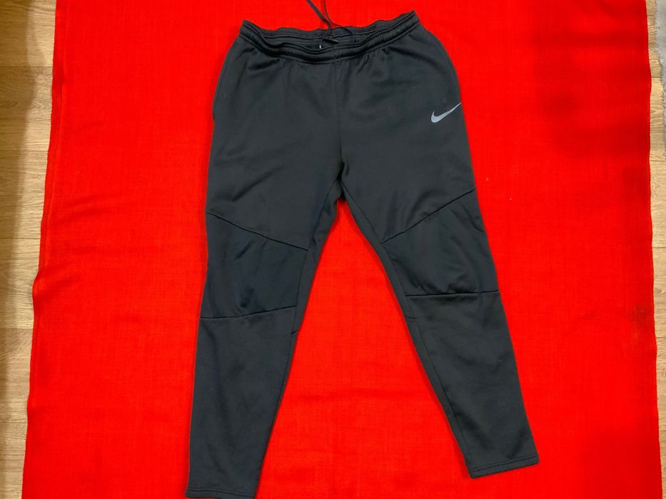 Nike-оригинална  термо долница размер л