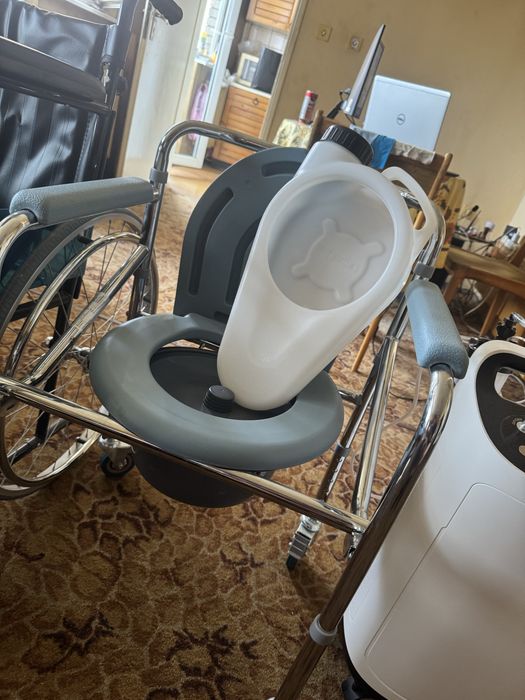 Инвалидна количка, подвижна тоалетна, кислороден концентратор и други.