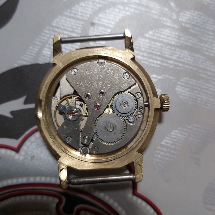 Руски часовник SEKONDA