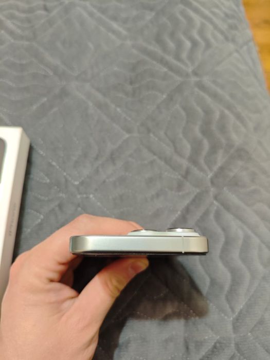 продам айфон 16 про