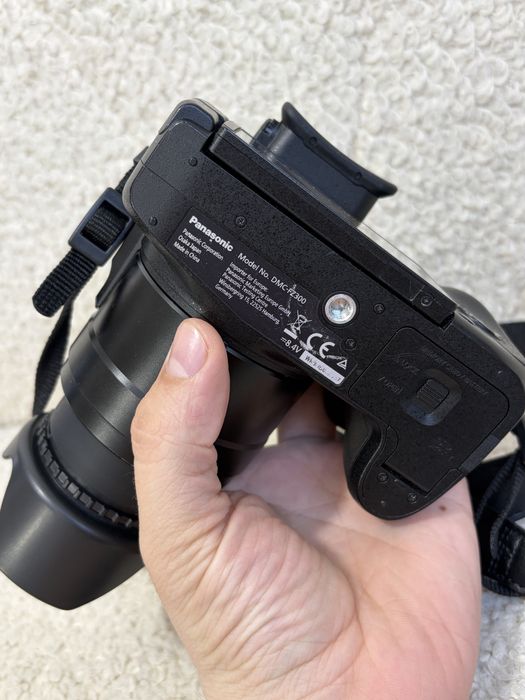 Aparat foto Panasonic Lumix fz300 4k