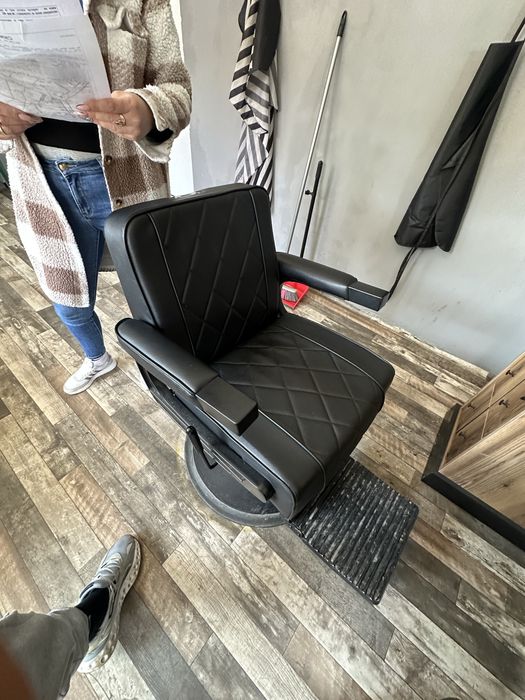 Продавам обурудване за фризьорски салон