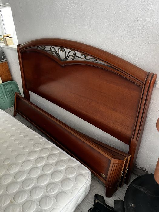 Кровать с матрасом