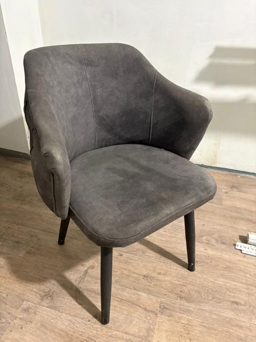 Продам стулья. Требуется химчистка