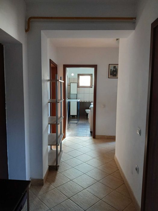 Vând APARTAMENT 3 CAMERE (86mp + balcon 4.63mp)