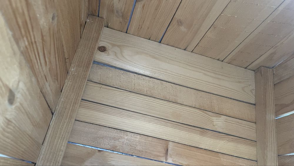 Будка деревянная новая