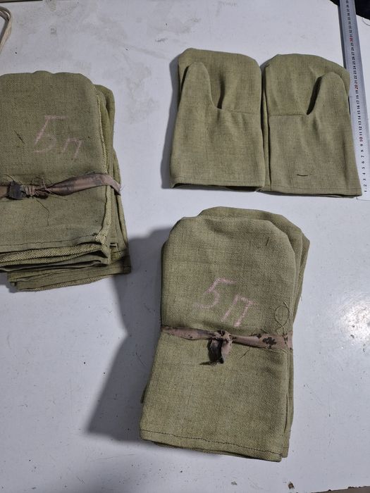 Продам  рабочие перчатки. Материал плотный брезент