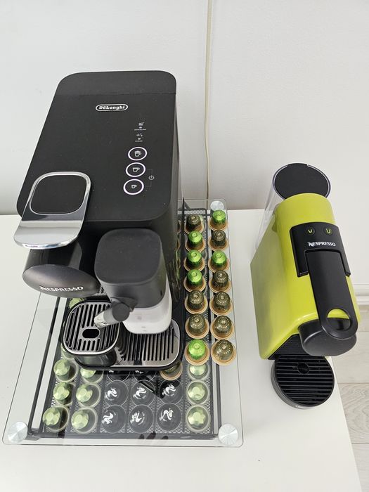Espressor Nespresso Lattissima și Essenza Mini + suport de capsule și 80 de capsule