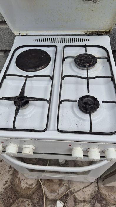 Газовая плита с духовкой