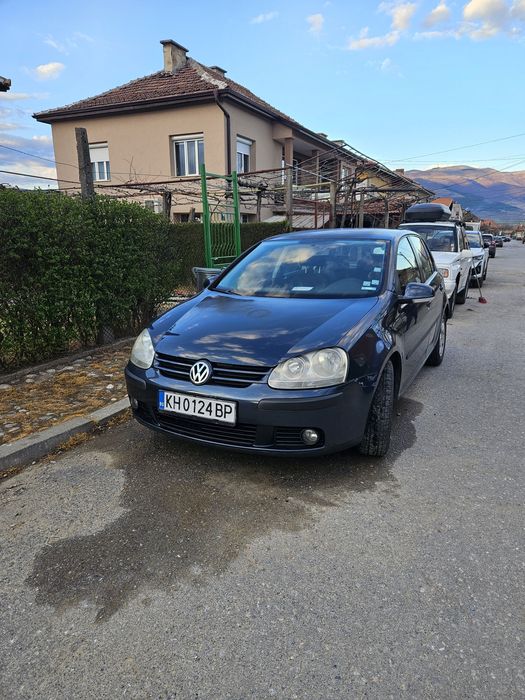 Продавам Голф 5 FSI