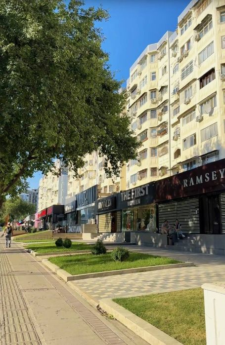 260м²| 1 линия|ул. Амир Темура| ЖК Kazakstan|Шоурум|Офис|Бутик|For ren