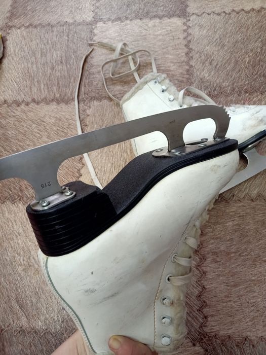 Фигурные коньки 41 р.