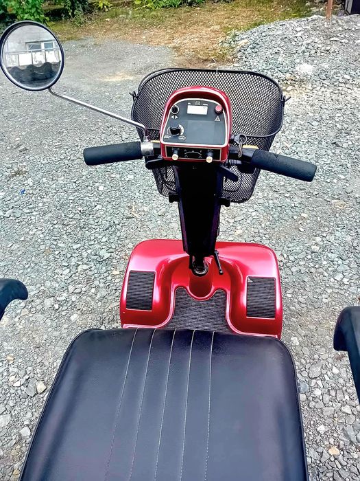 Scuter Carut electric pentru persoane cu dizabilități handicap