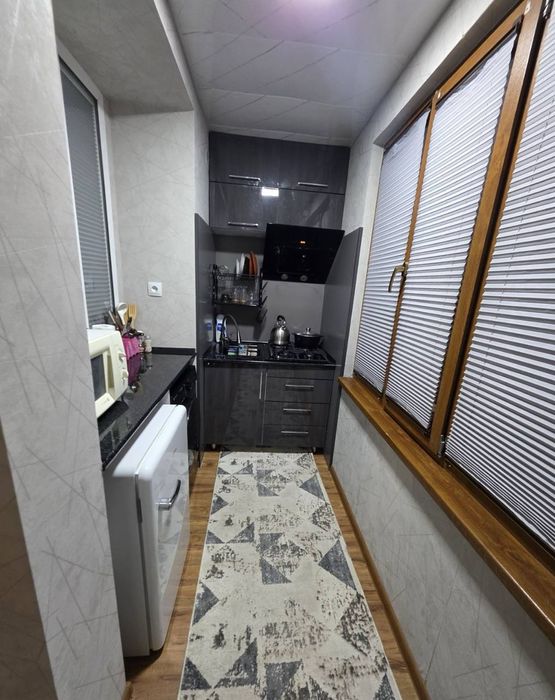 Квартира на ЦУМ -110 школа 1*2/4/4 общ пл 36м  с обстановкой