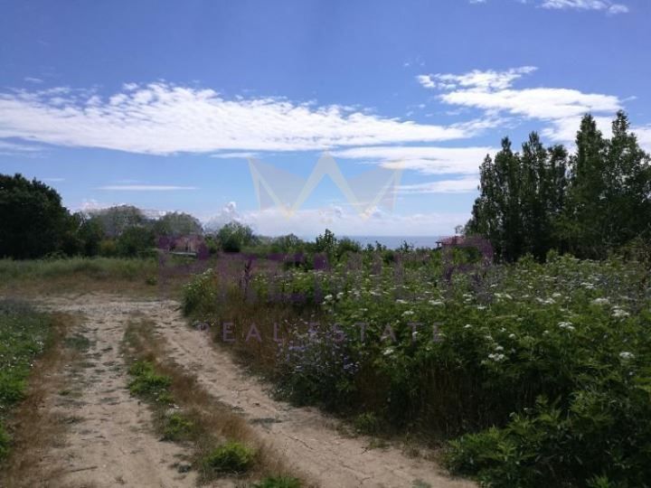 Продава се Парцел в Бяла - 828 кв.м за 79 €/кв.м - Снимка #1