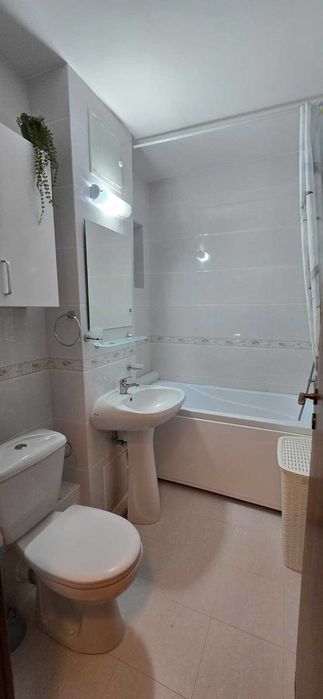 Ap 3 cam de închiriat Ultracentral Piata V Milea B Mobilux liber 1 mai