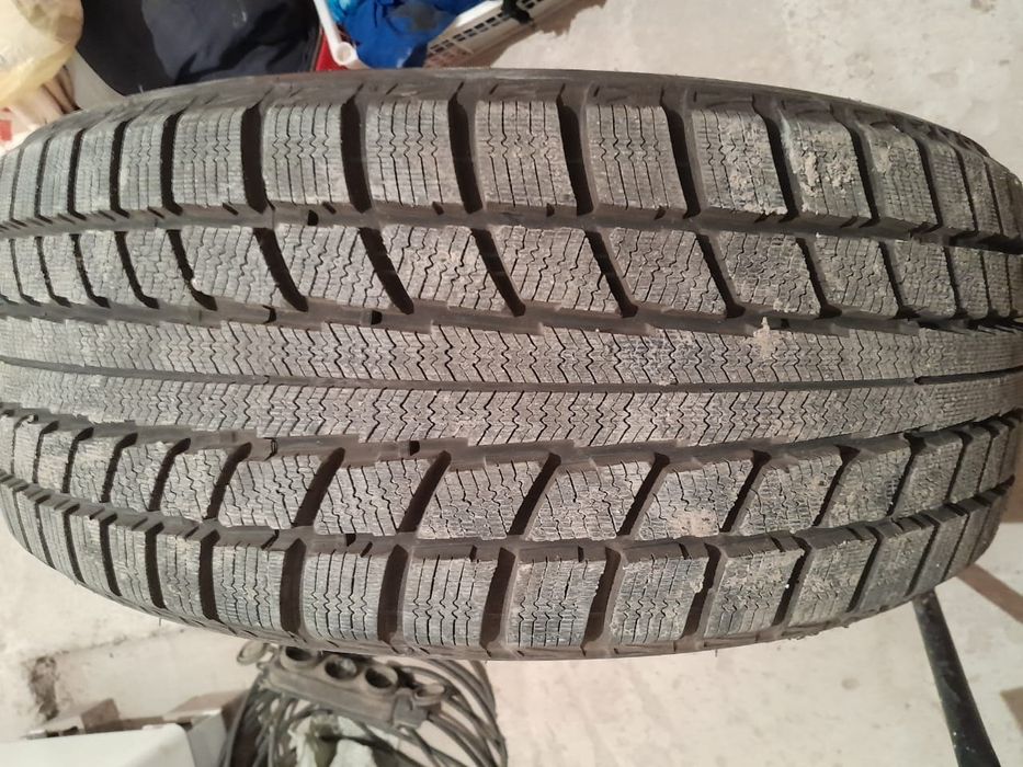 Шина сатылады 35000