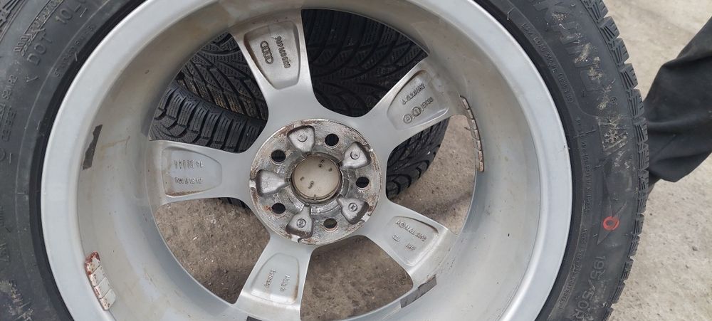 Jenti ww golf 4   , se vând numai jentile fără anvelope  !