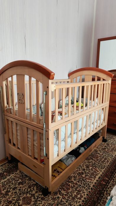 Детская кровать( 70см х 125см)