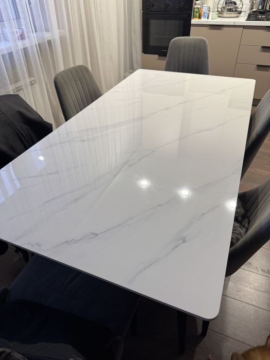 Срочно продам стол