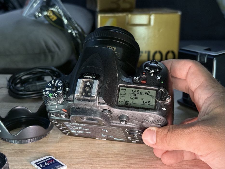 Nikon D7100 + Nikon AF-S DX Nikkor 35mm f/1.8G – комплект