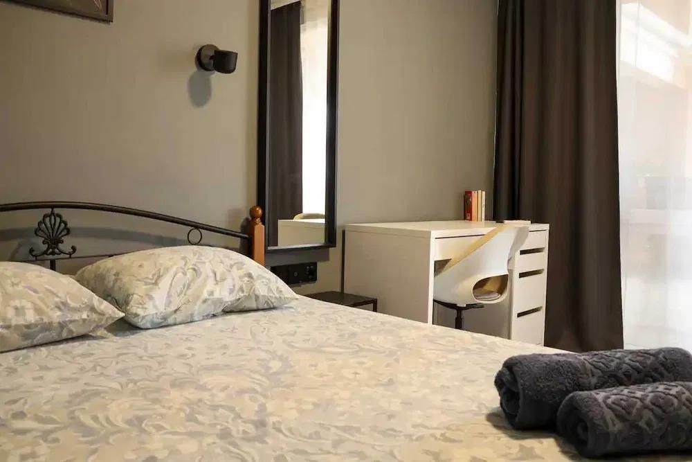 Дава се под наем Едностаен апартамент в Варна, Център - 30 кв.м за 300 € - Снимка #1