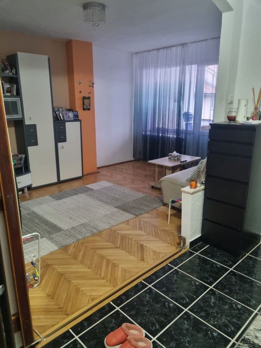 Vand apartament cu 3 camere in Cugir