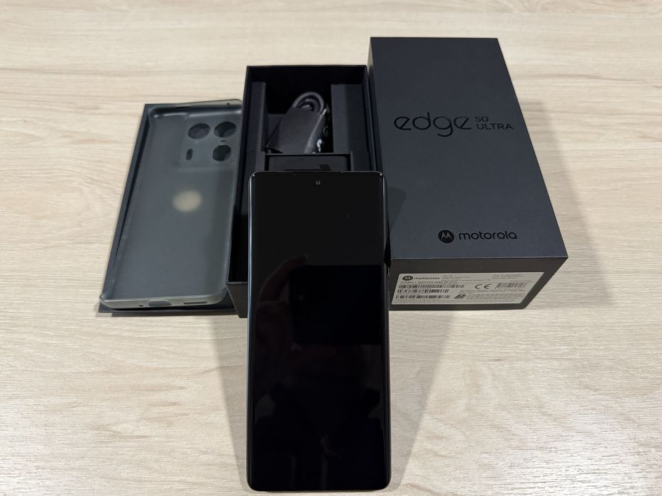 Продавам като нов Motorola edge 50 ultra 16/1tb