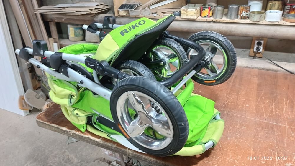 Продам коляску Лето осень