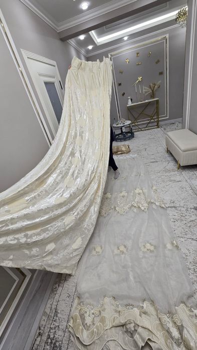 Срочно продам комплект шторы 10000т