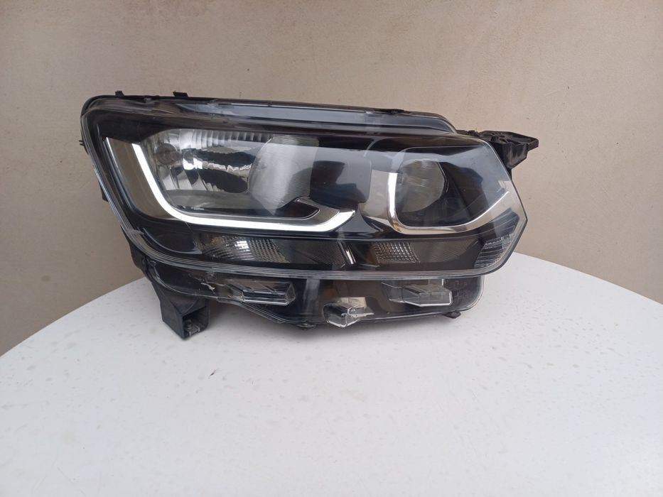 Десен фар за Toyota Proace City Verso