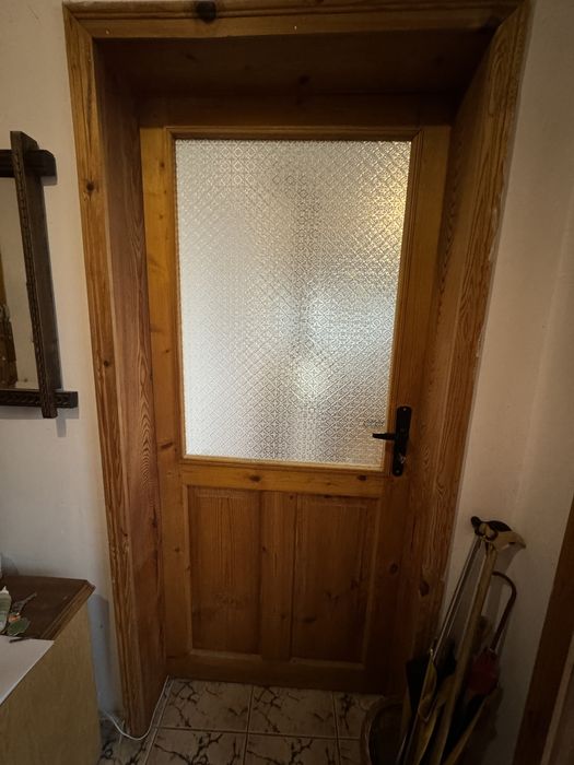 Дървени врати с каси