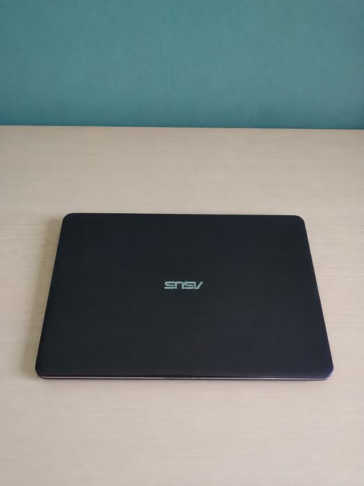 Ноутбук ASUS AMD Radeon