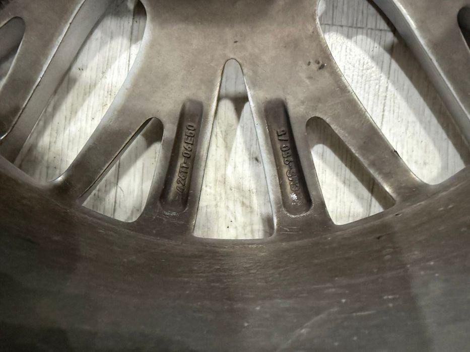 Диски с резиной.