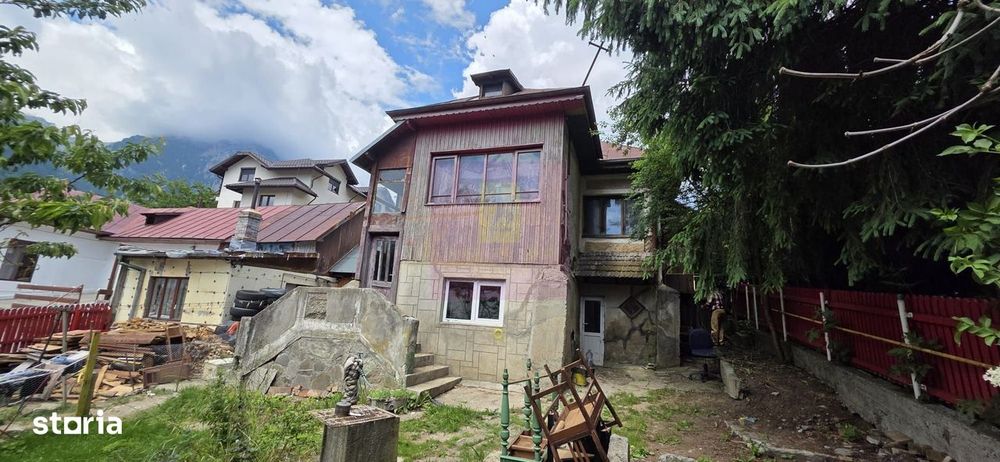 Casa batraneasca cu teren de vanzare in Busteni