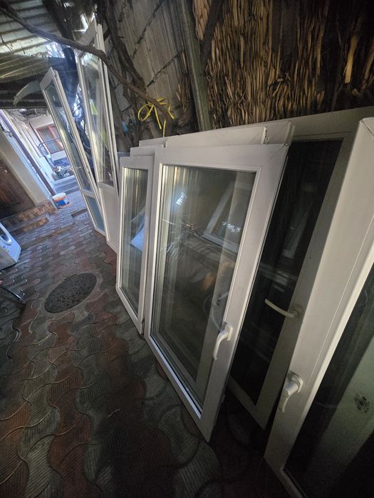 Geam termopan făra toc 120 și două usi. 250 bucata pe ușă. .ron