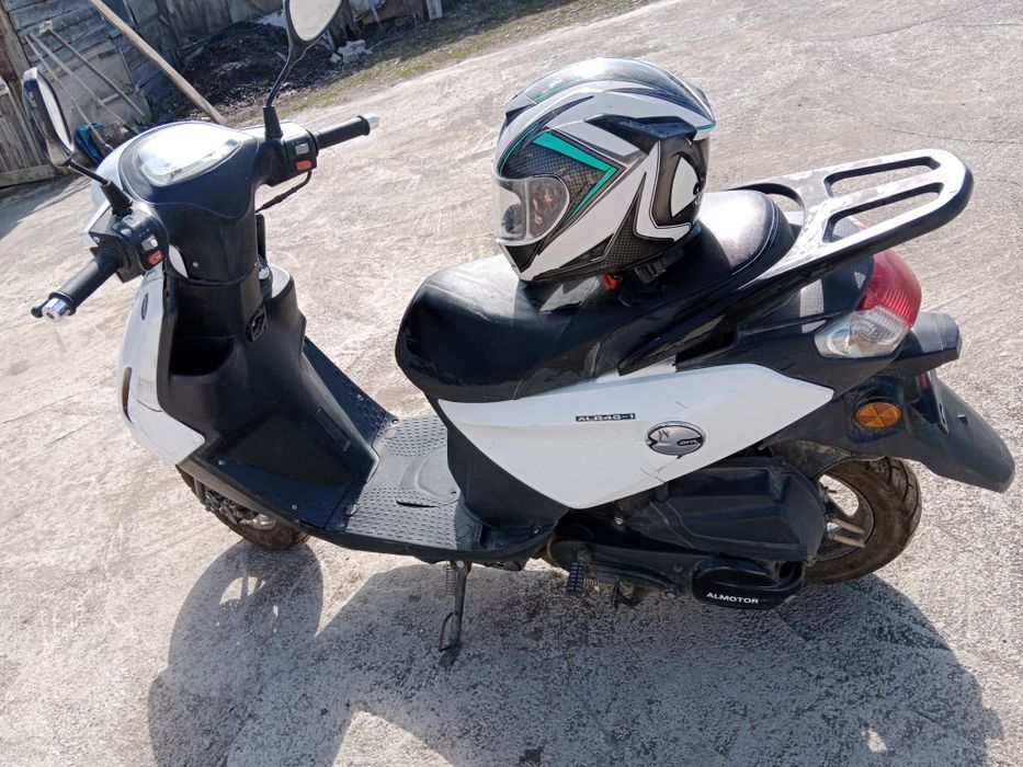 Продам скутер 1300проб