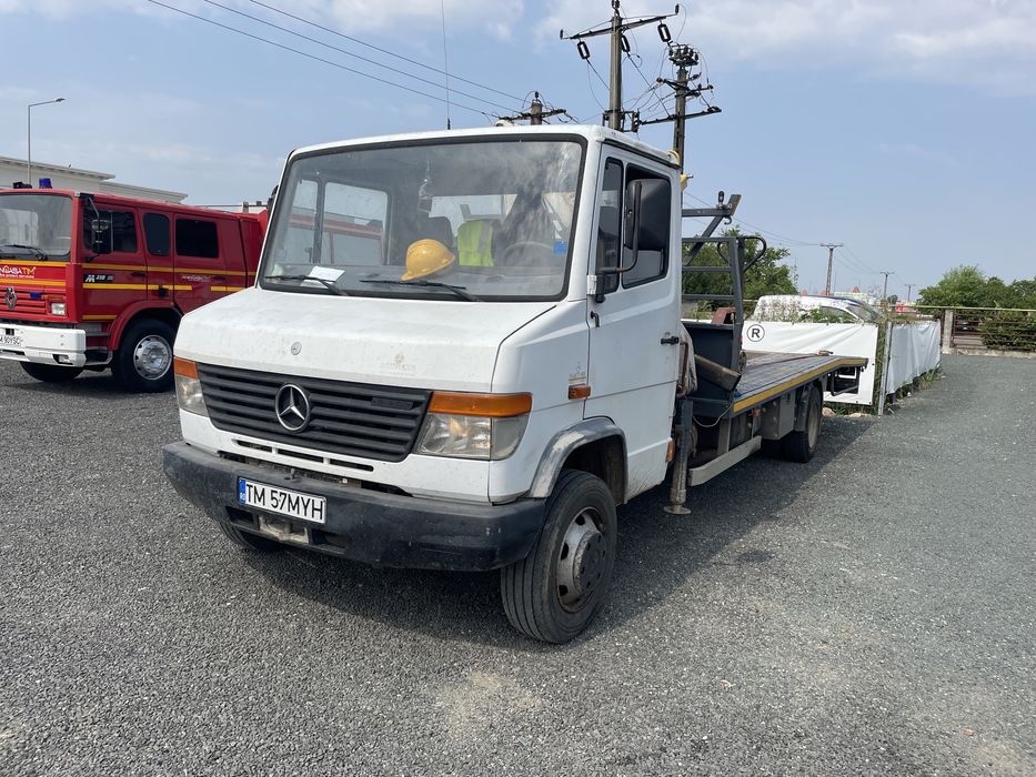 Vând Mercedes vario cu macara și platforma