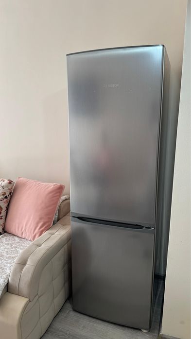 Срочно! Продам холодильник Bosch