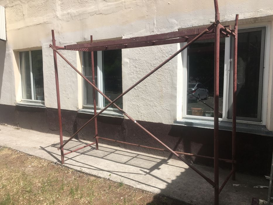 Строительные леса и вышка тура