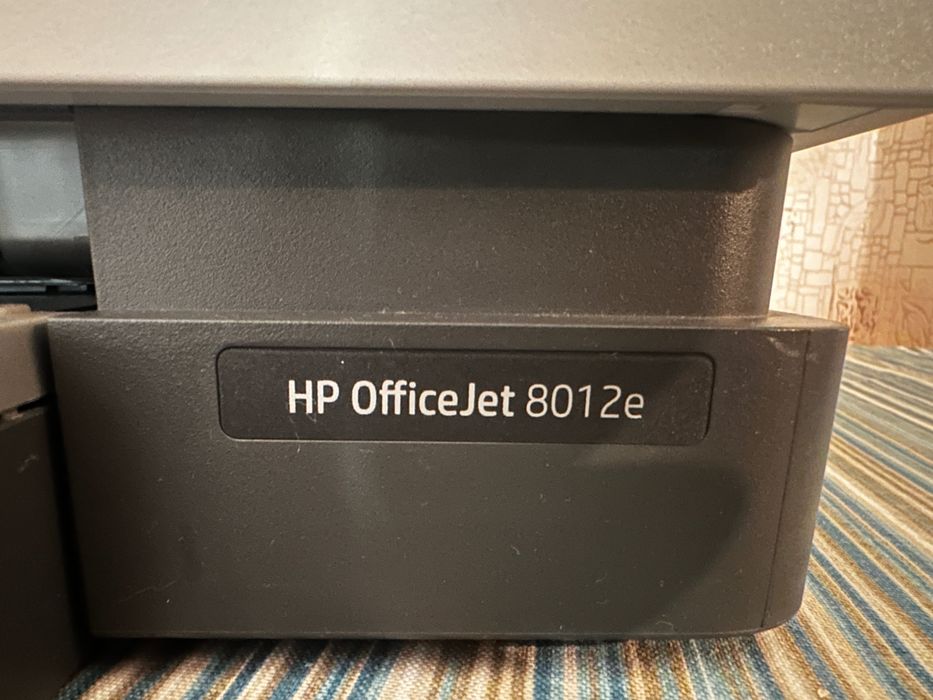 Принтер HP OfficeJet 8012e