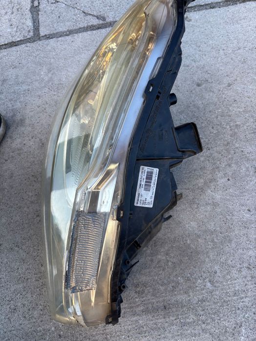 Фарове Peugeot 208